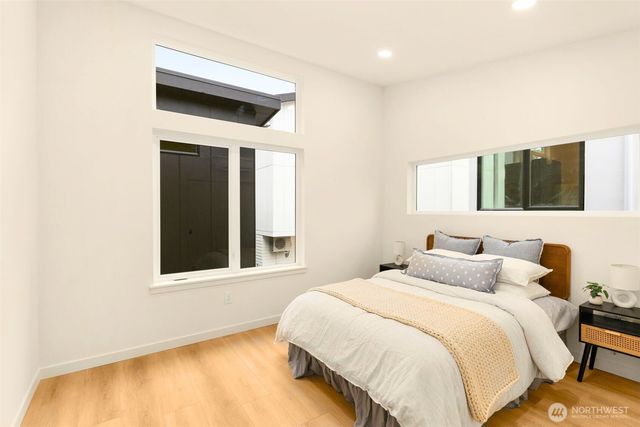 14035 Densmore Avenue N, Seattle, WA 98133