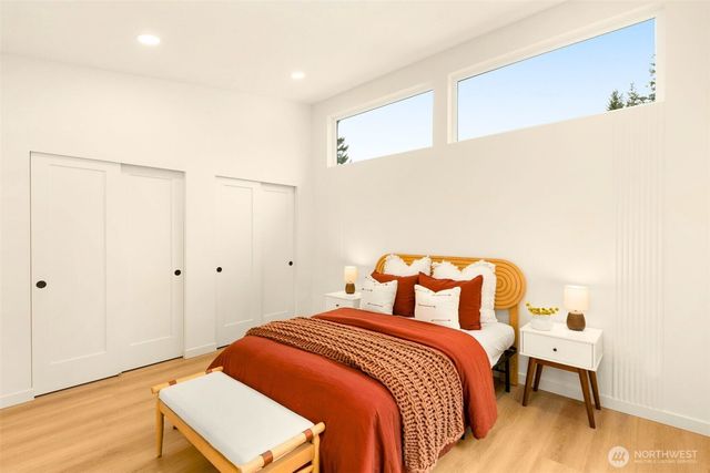 14035 Densmore Avenue N, Seattle, WA 98133