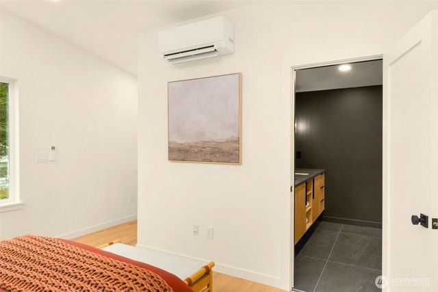 14035 Densmore Avenue N, Seattle, WA 98133