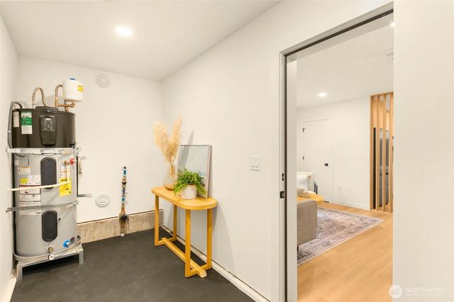 14035 Densmore Avenue N, Seattle, WA 98133