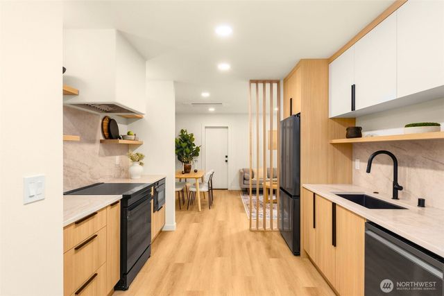 14035 Densmore Avenue N, Seattle, WA 98133