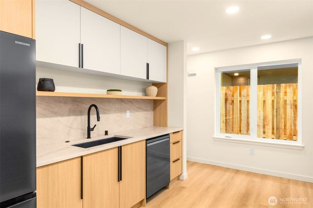 14035 Densmore Avenue N, Seattle, WA 98133