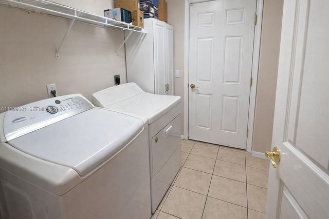 825 Costa Pl, Lehigh Acres, FL 33972