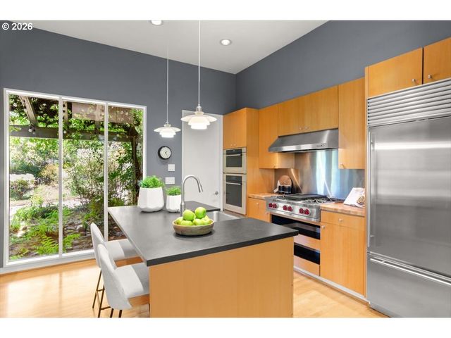 4404 Sw WARRENS Way, Portland, OR 97221