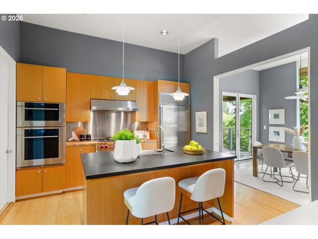 4404 Sw WARRENS Way, Portland, OR 97221