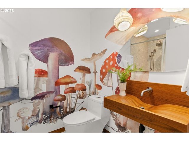 4404 Sw WARRENS Way, Portland, OR 97221