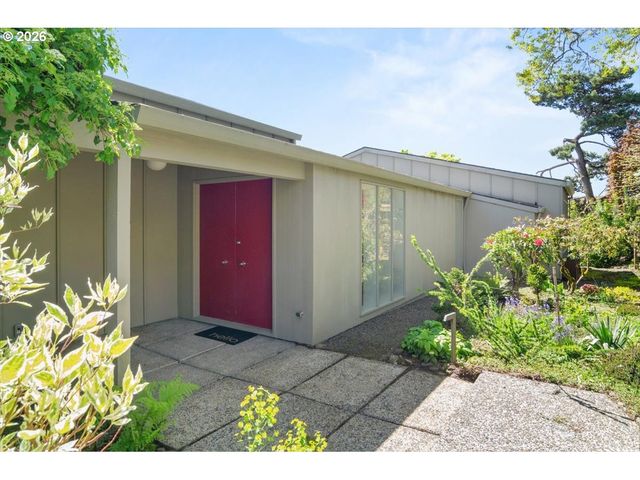 4404 Sw WARRENS Way, Portland, OR 97221