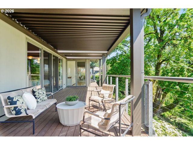 4404 Sw WARRENS Way, Portland, OR 97221