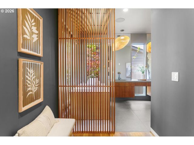 4404 Sw WARRENS Way, Portland, OR 97221