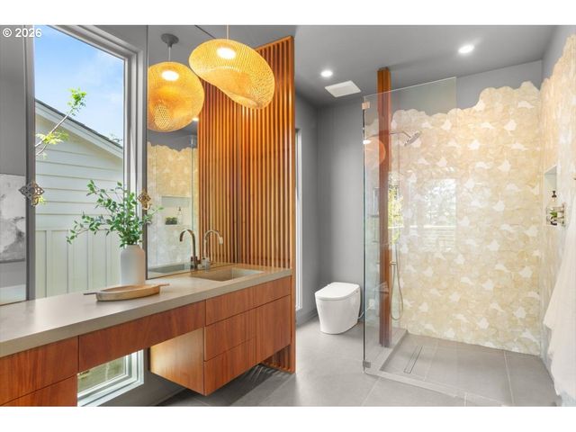 4404 Sw WARRENS Way, Portland, OR 97221