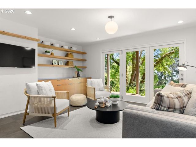 4404 Sw WARRENS Way, Portland, OR 97221