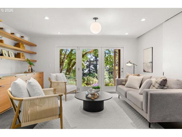 4404 Sw WARRENS Way, Portland, OR 97221