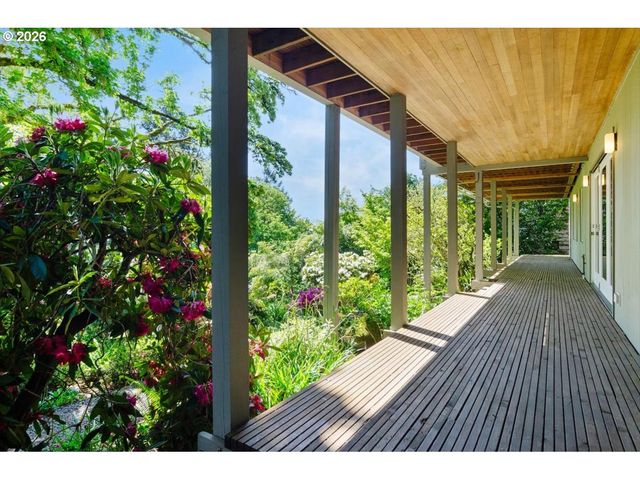 4404 Sw WARRENS Way, Portland, OR 97221