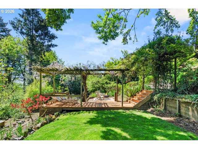 4404 Sw WARRENS Way, Portland, OR 97221