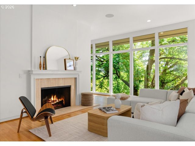 4404 Sw WARRENS Way, Portland, OR 97221