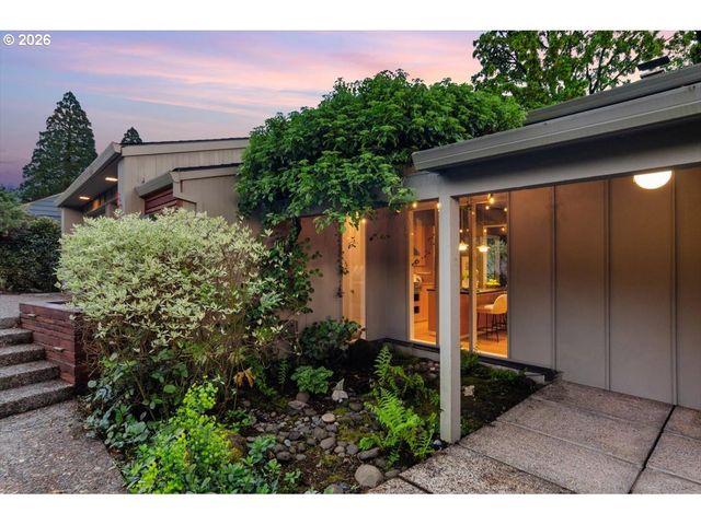 4404 Sw WARRENS Way, Portland, OR 97221