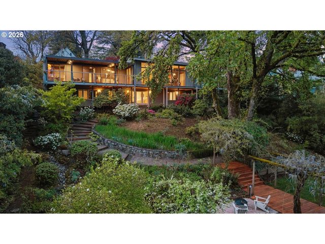4404 Sw WARRENS Way, Portland, OR 97221