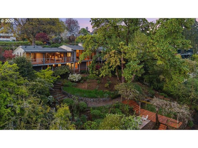 4404 Sw WARRENS Way, Portland, OR 97221