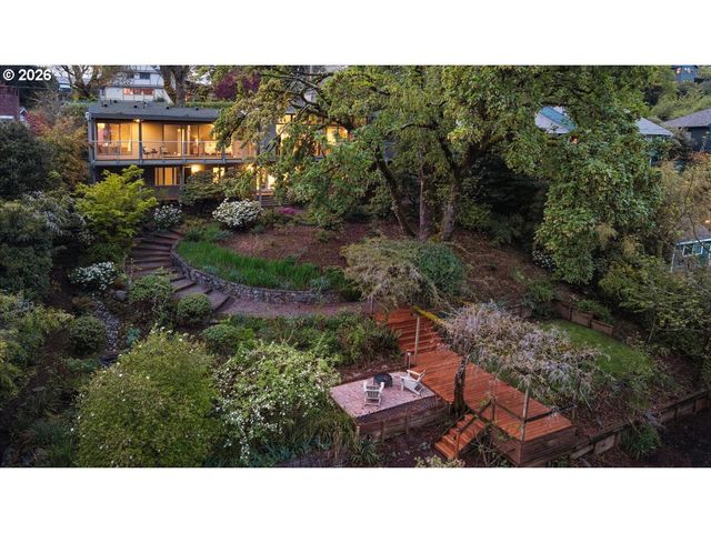 4404 Sw WARRENS Way, Portland, OR 97221