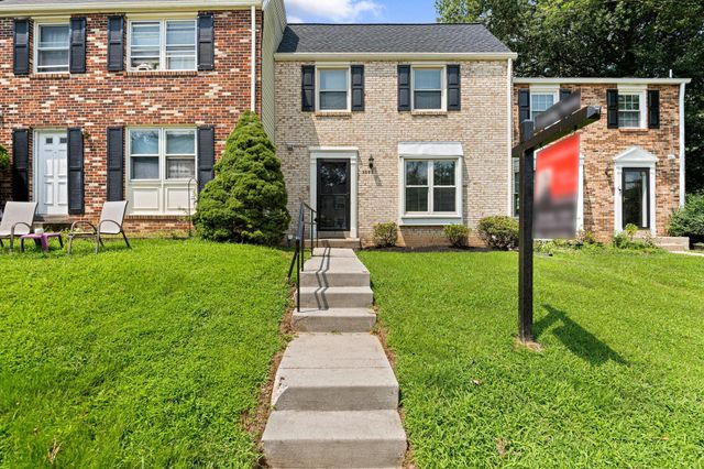 3022 ELLENWOOD DR, Fairfax, VA 22031