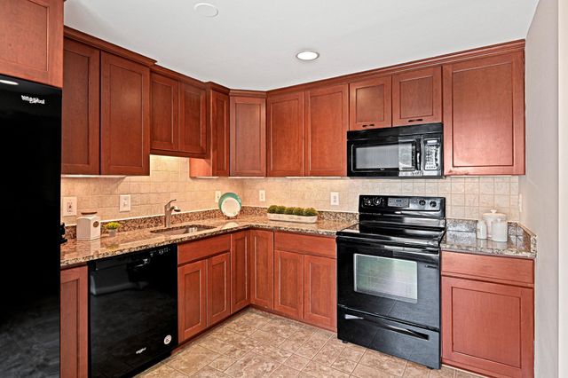 3022 ELLENWOOD DR, Fairfax, VA 22031