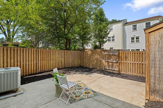 3022 ELLENWOOD DR, Fairfax, VA 22031
