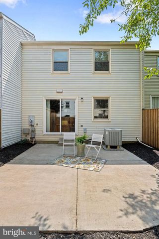 3022 ELLENWOOD DR, Fairfax, VA 22031