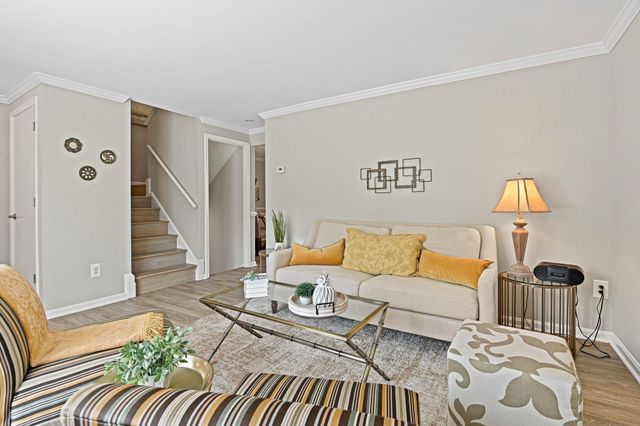 3022 ELLENWOOD DR, Fairfax, VA 22031