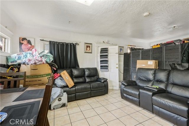 1341 N Fries, Wilmington (los Angeles), CA 90744