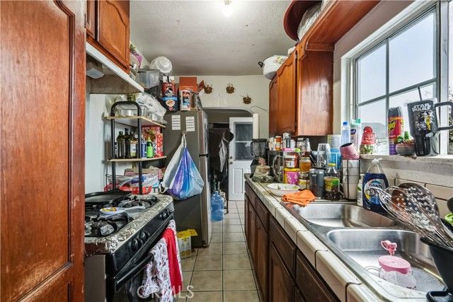 1341 N Fries, Wilmington (los Angeles), CA 90744