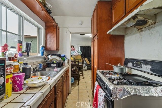 1341 N Fries, Wilmington (los Angeles), CA 90744