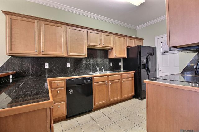 5396 Arlington Ct, Baton Rouge, LA 70820