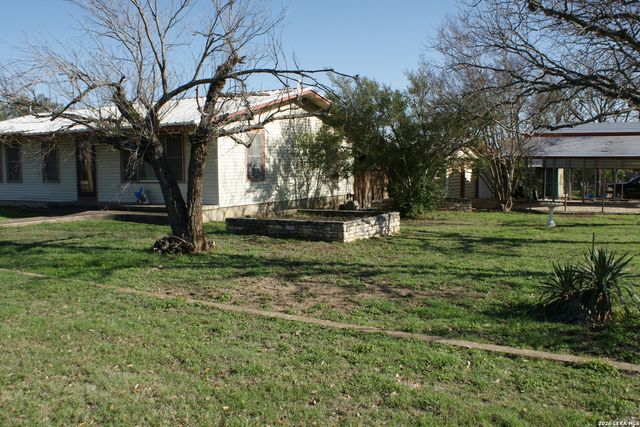 705 altgelt, Comfort, TX 78013