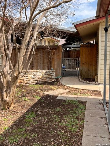 705 altgelt, Comfort, TX 78013