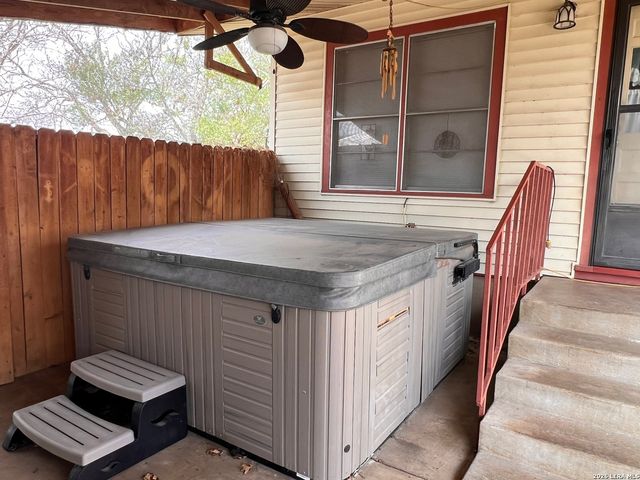 705 altgelt, Comfort, TX 78013