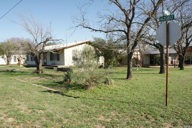 705 altgelt, Comfort, TX 78013