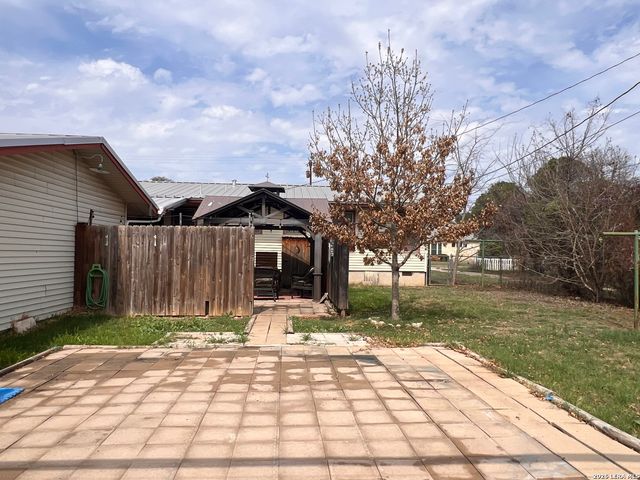 705 altgelt, Comfort, TX 78013