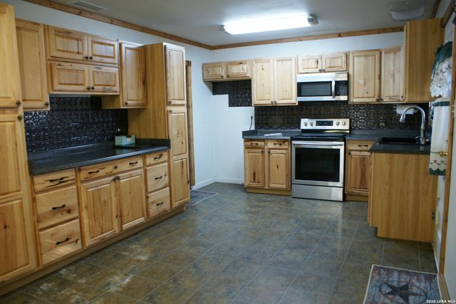 705 altgelt, Comfort, TX 78013