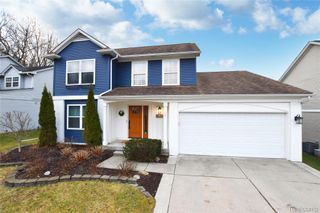 910 3rd Street, Fenton, MI 48430