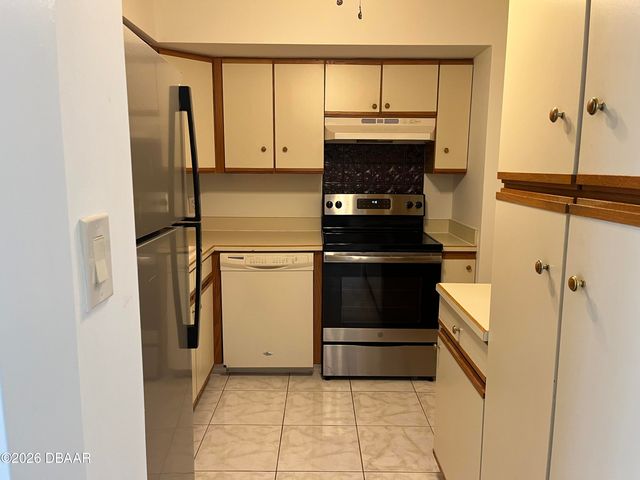 1224 S Peninsula Dr Apt 401, Daytona Beach, FL 32118