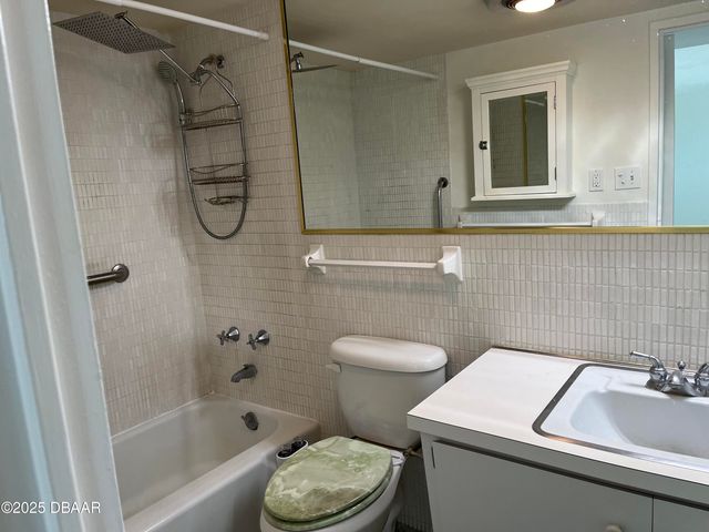 1224 S Peninsula Dr Apt 401, Daytona Beach, FL 32118