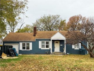 11241 Highridge Drive, Independence, MO 64052