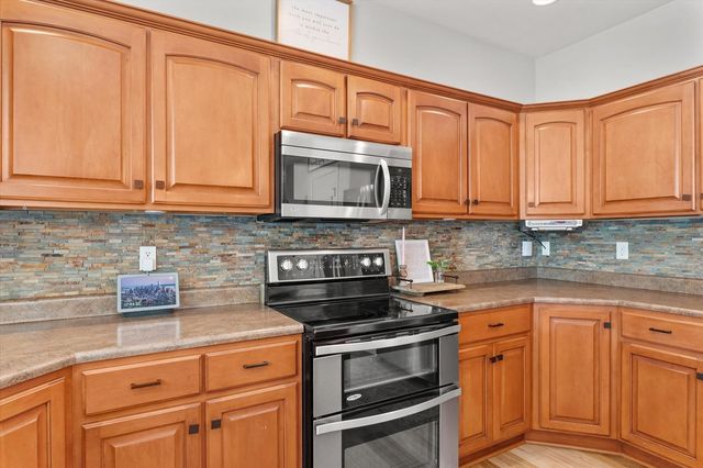 4011 Tallgrass Drive, Champaign, IL 61822