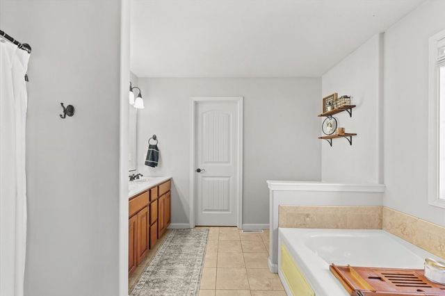 4011 Tallgrass Drive, Champaign, IL 61822