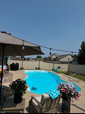 4011 Tallgrass Drive, Champaign, IL 61822