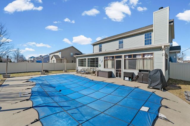 4011 Tallgrass Drive, Champaign, IL 61822