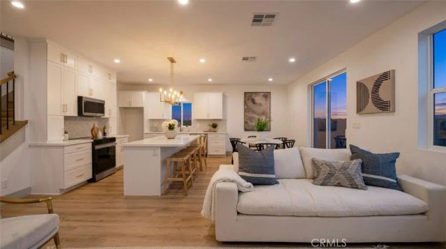 15534 Colorado Avenue, Paramount, CA 90723