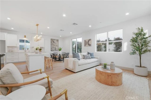 15534 Colorado Avenue, Paramount, CA 90723