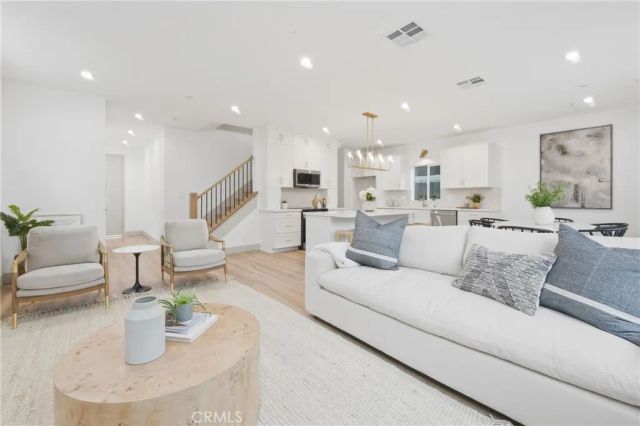 15534 Colorado Avenue, Paramount, CA 90723