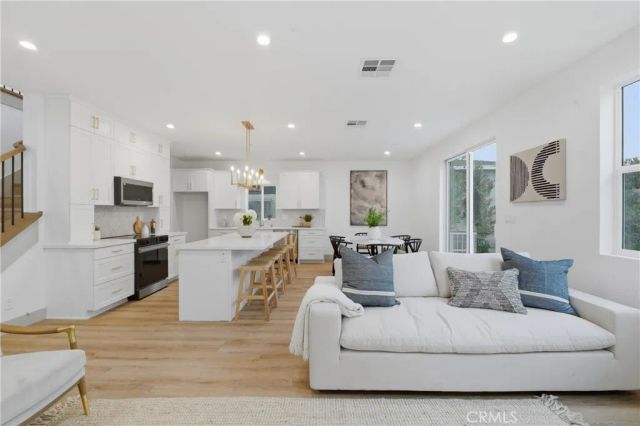 15534 Colorado Avenue, Paramount, CA 90723